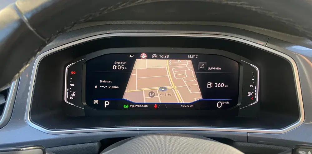 Volkswagen T-Roc 1.5 TSI R-Line Navi uit 2023, foto 9