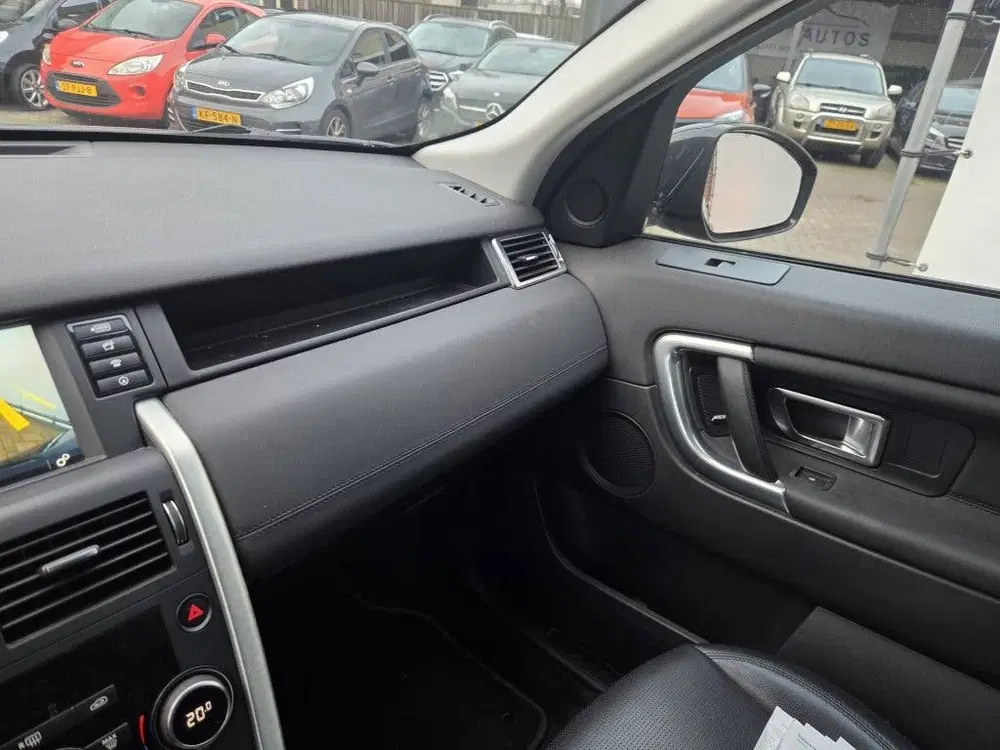 Land Rover Discovery Sport 2.0 TD4 HSE Luxury uit 2019, foto 15