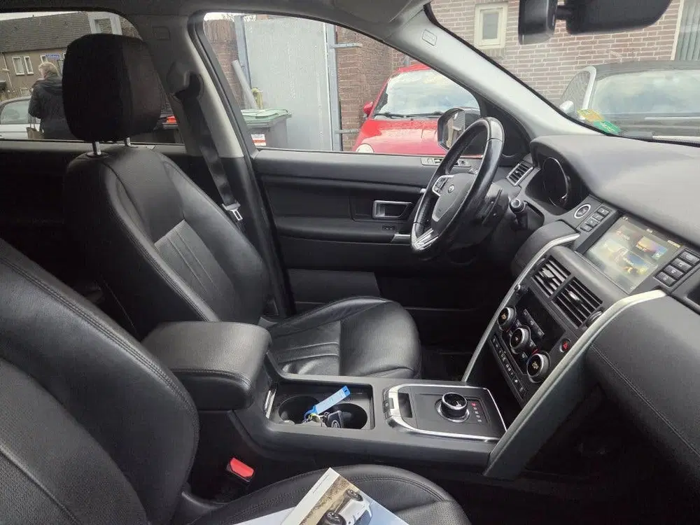 Land Rover Discovery Sport 2.0 TD4 HSE Luxury uit 2019, foto 2