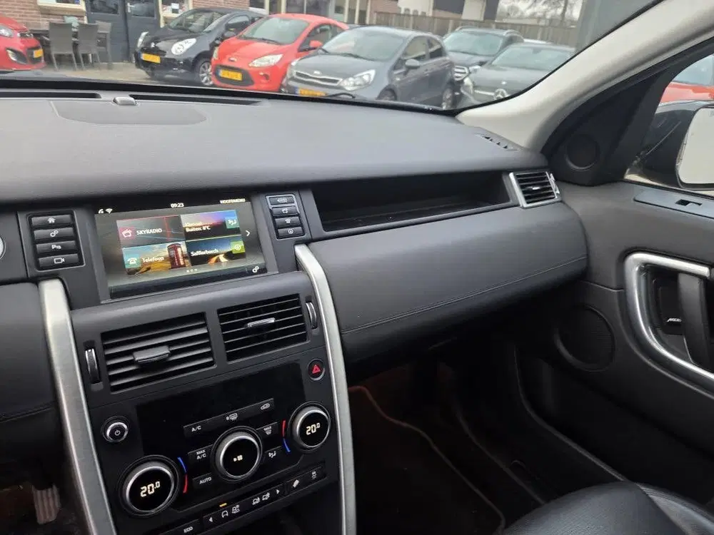 Land Rover Discovery Sport 2.0 TD4 HSE Luxury uit 2019, foto 9