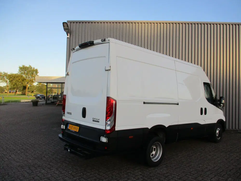 Iveco Daily 35C18 3.0 L2 H2 Automaat Navi Airco 3500 K uit 2021, foto 4