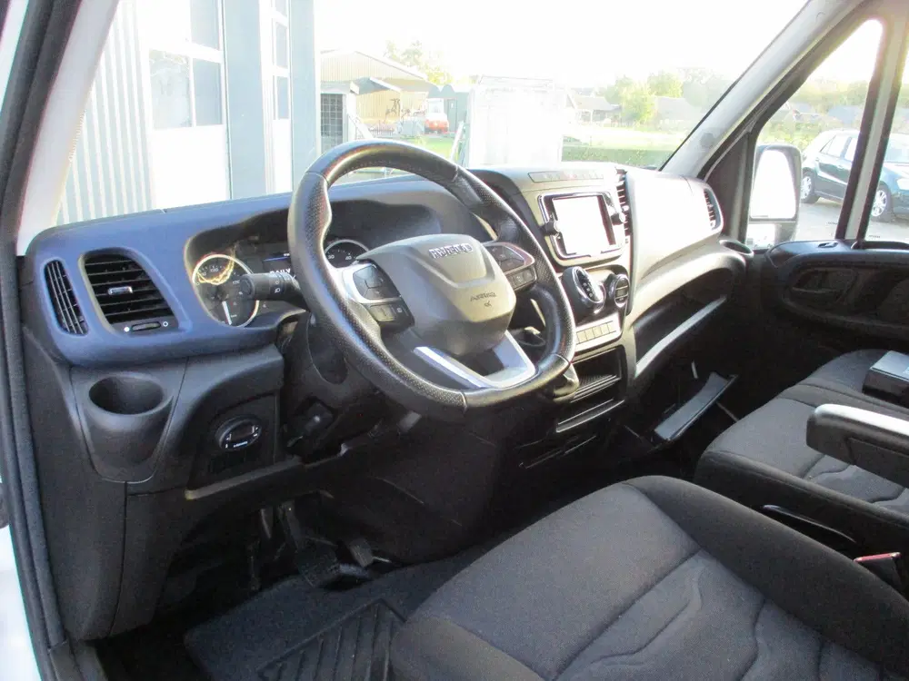 Iveco Daily 35C18 3.0 L2 H2 Automaat Navi Airco 3500 K uit 2021, foto 5