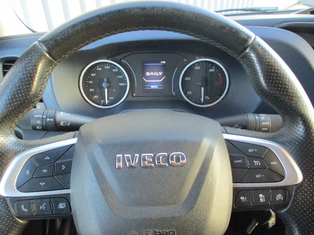 Iveco Daily 35C18 3.0 L2 H2 Automaat Navi Airco 3500 K uit 2021, foto 9