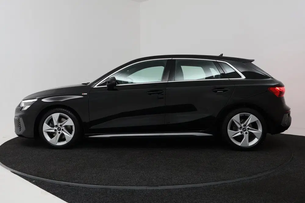 Audi A3 30 TFSI S edition (STOELVERWARMING uit 2021, foto 2
