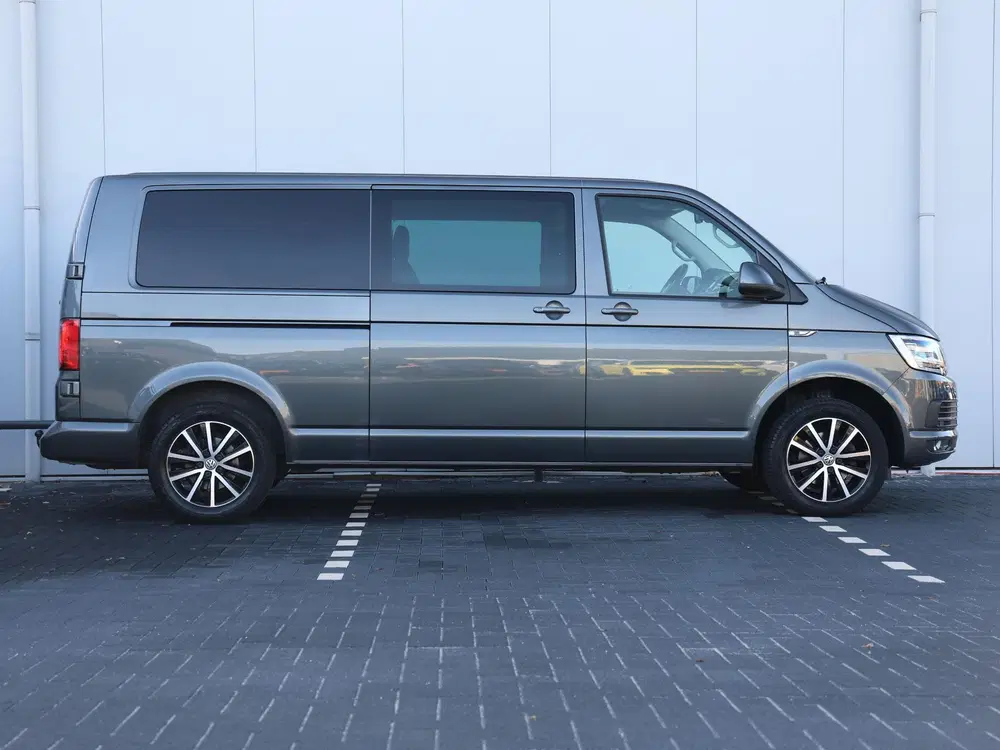 Volkswagen Transporter 2.0 TDI 150PK DC Exclusive uit 2019, foto 2