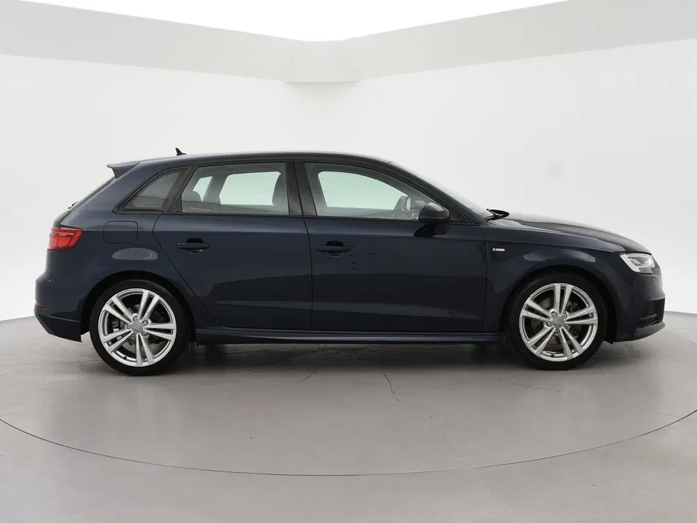Audi A3 40 TFSI 190 PK S-TONIC AUT DESIGN PRO LINE uit 2019, foto 12