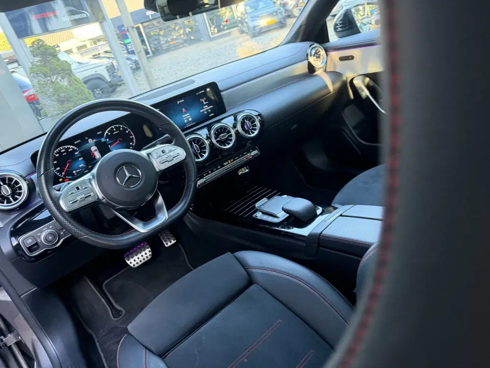 Mercedes-Benz CLA 180 Business Solutio uit 2022, foto 8
