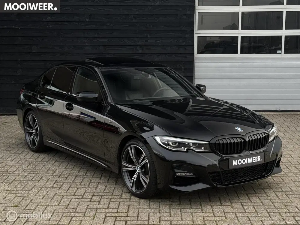 BMW 3-serie 320i High Executive uit 2019
