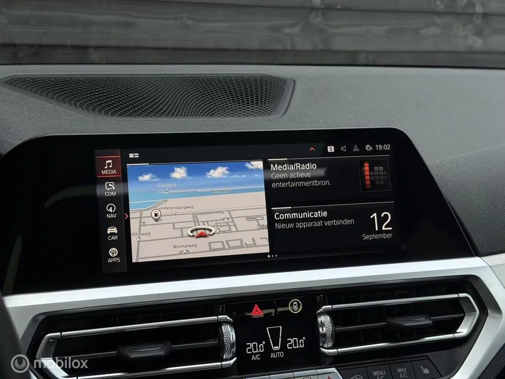 BMW 3-serie 320i High Executive uit 2019, foto 12