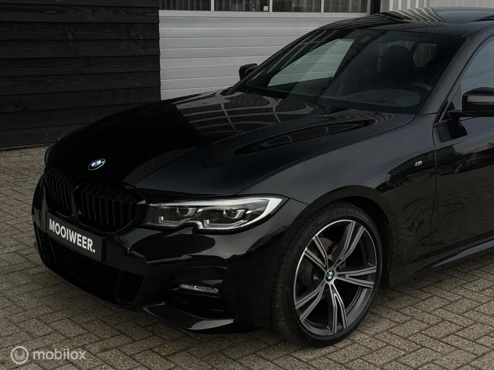 BMW 3-serie 320i High Executive uit 2019, foto 15
