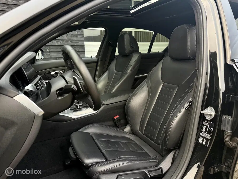 BMW 3-serie 320i High Executive uit 2019, foto 5