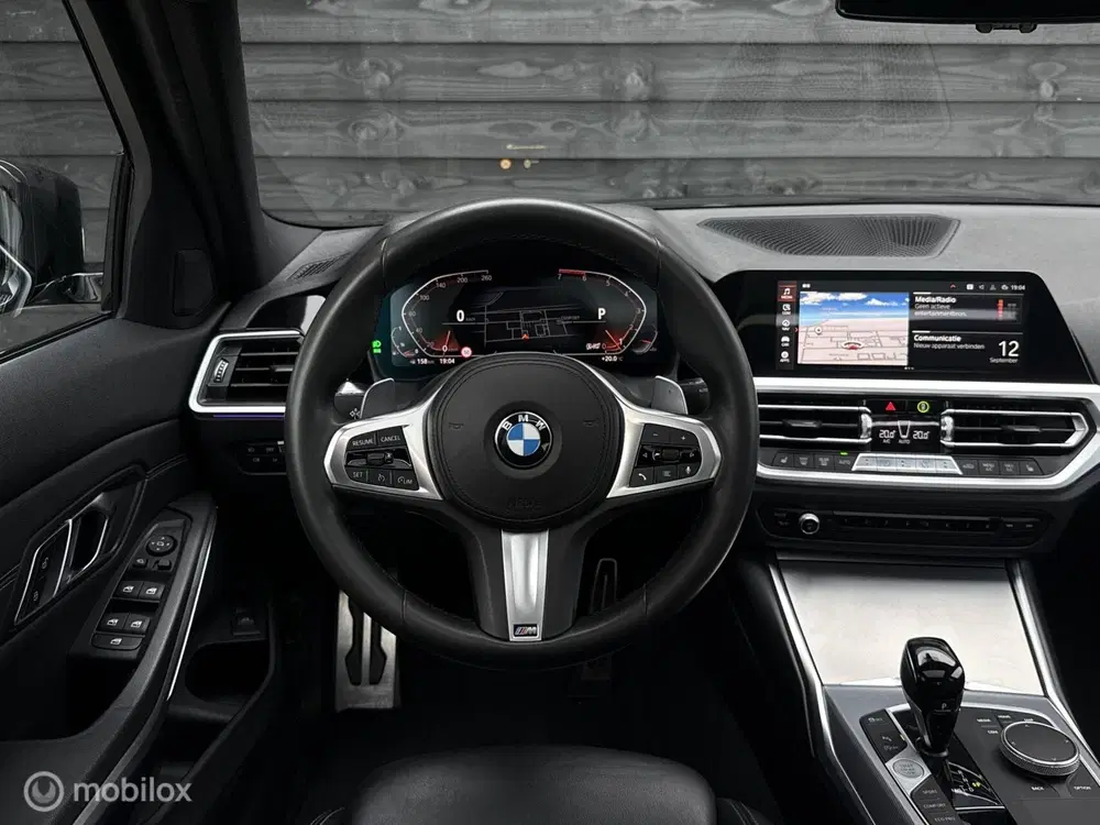 BMW 3-serie 320i High Executive uit 2019, foto 7