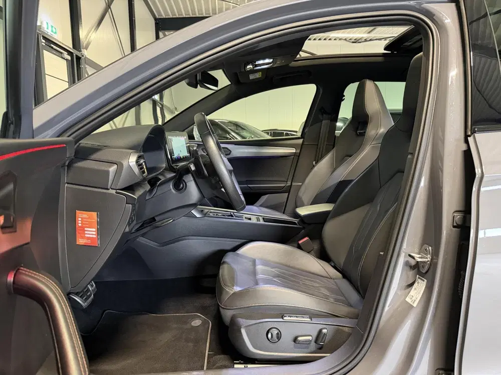 Cupra Leon 1.4 e-Hybrid VZ Copper Edition Pano uit 2021, foto 2