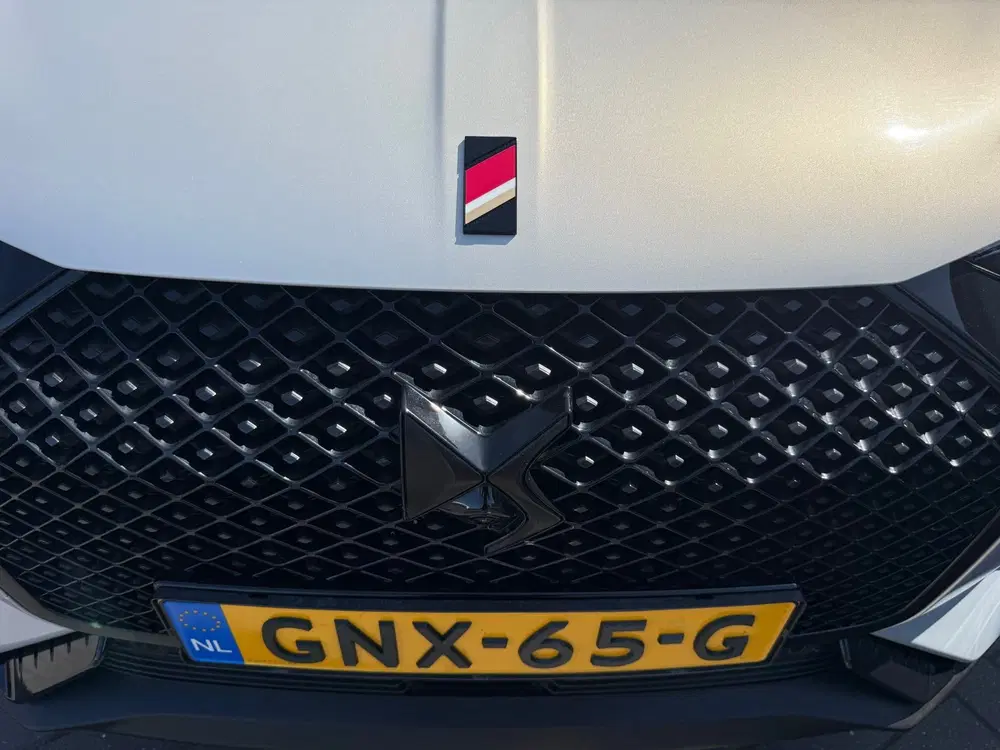 DS Automobiles DS 3 DS 3 1.2 Hybrid 136 EAT PERF LINE HEAD UP uit 2024, foto 10