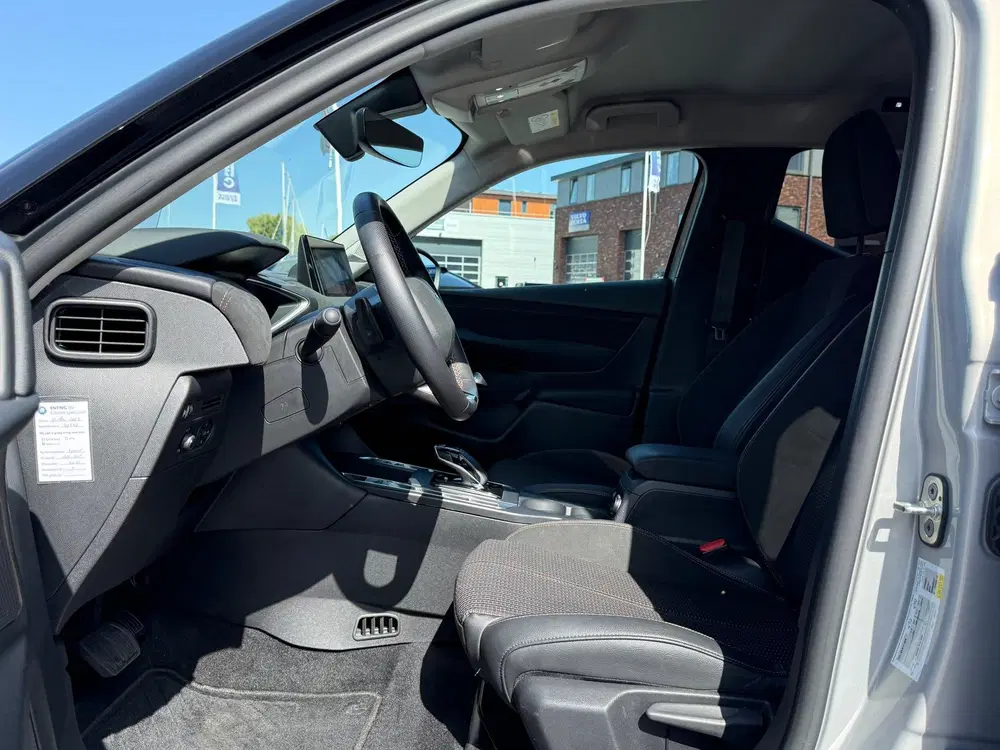 DS Automobiles DS 3 DS 3 1.2 Hybrid 136 EAT PERF LINE HEAD UP uit 2024, foto 4