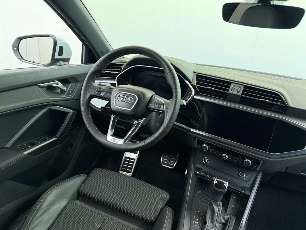 Audi Q3 35 TFSI S Edition uit 2021, foto 11