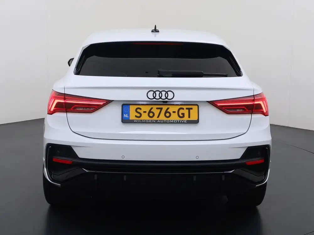 Audi Q3 35 TFSI S Edition uit 2021, foto 3