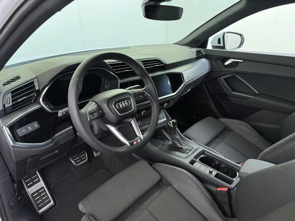 Audi Q3 35 TFSI S Edition uit 2021, foto 8