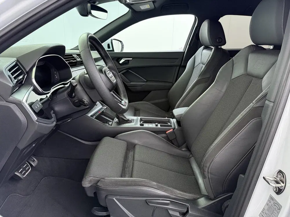 Audi Q3 35 TFSI S Edition uit 2021, foto 9