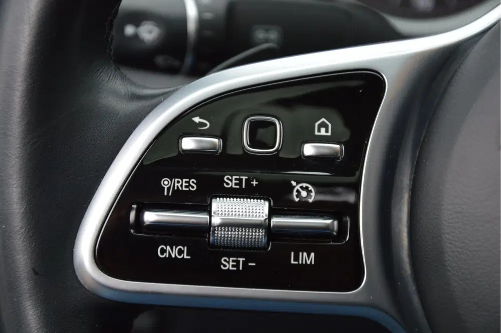 Mercedes-Benz E-Klasse 200 AVANTGARDE LED uit 2019, foto 15