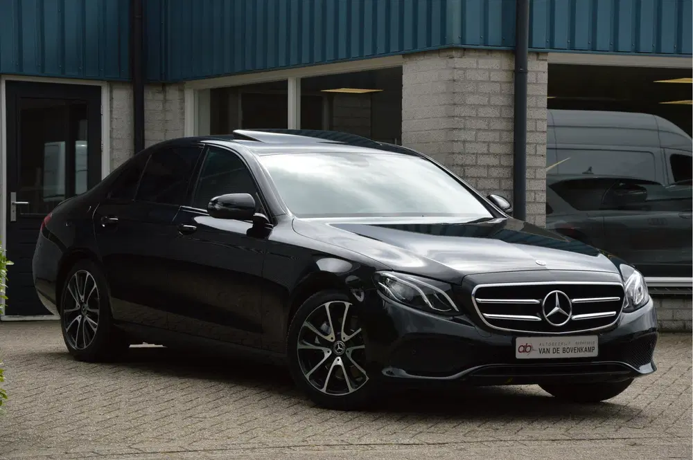 Mercedes-Benz E-Klasse 200 AVANTGARDE LED uit 2019, foto 2