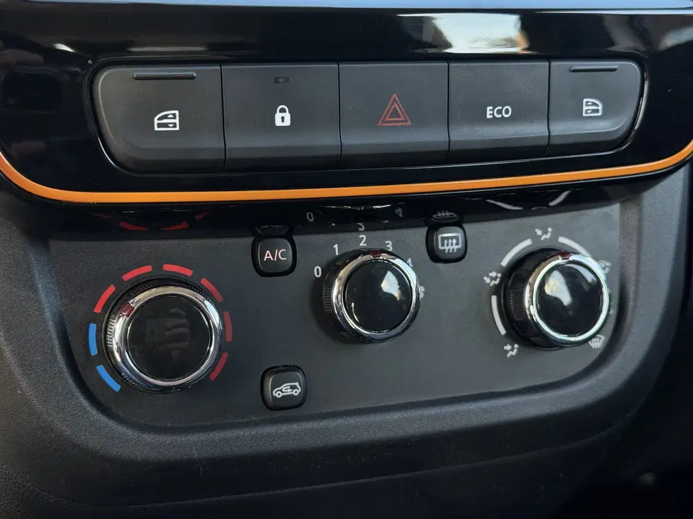 Dacia Spring Comfort Plus 27 kWh Navi uit 2022, foto 12