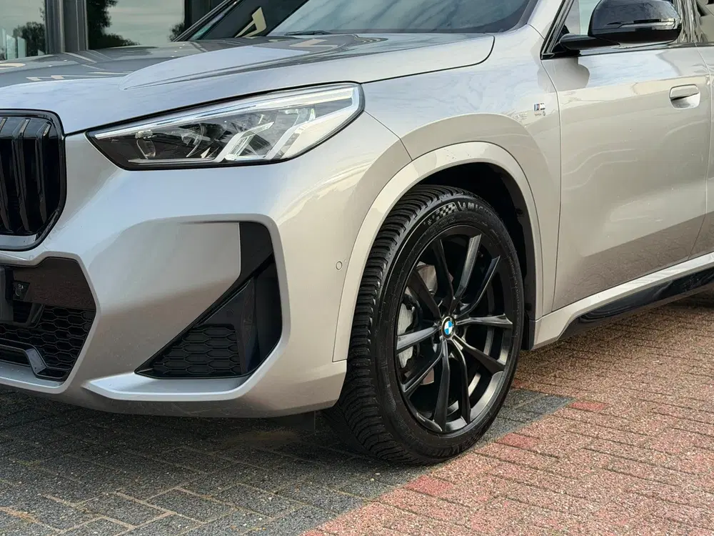 BMW X1 SDrive18i AUT uit 2023, foto 3