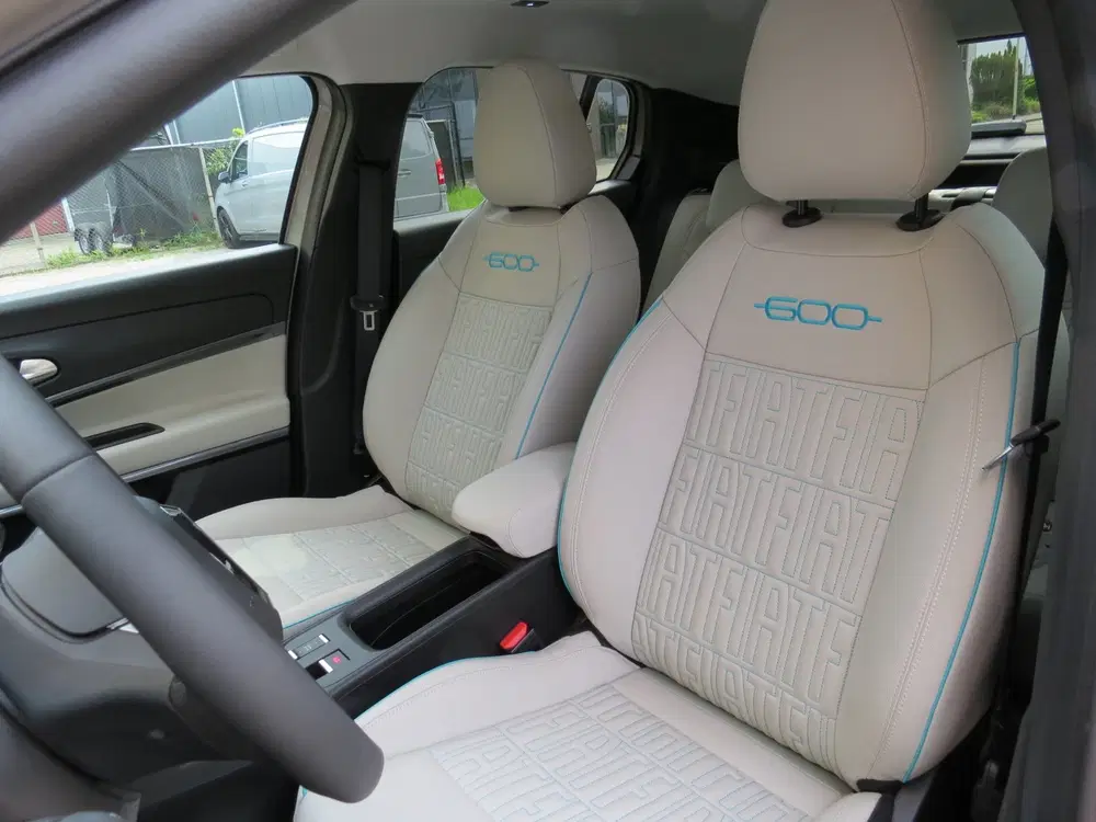 Fiat 600e La Prima 54 kWh *Full option *Leder *Stoel uit 2024, foto 15