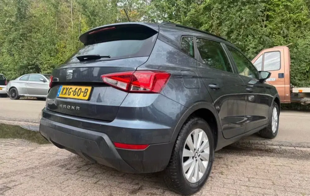 SEAT Arona 1.0 TSI 95pk 2020 Grijs uit 2020, foto 2