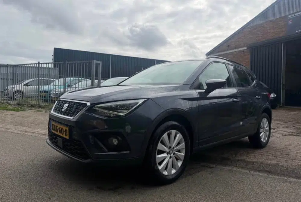 SEAT Arona 1.0 TSI 95pk 2020 Grijs uit 2020, foto 3