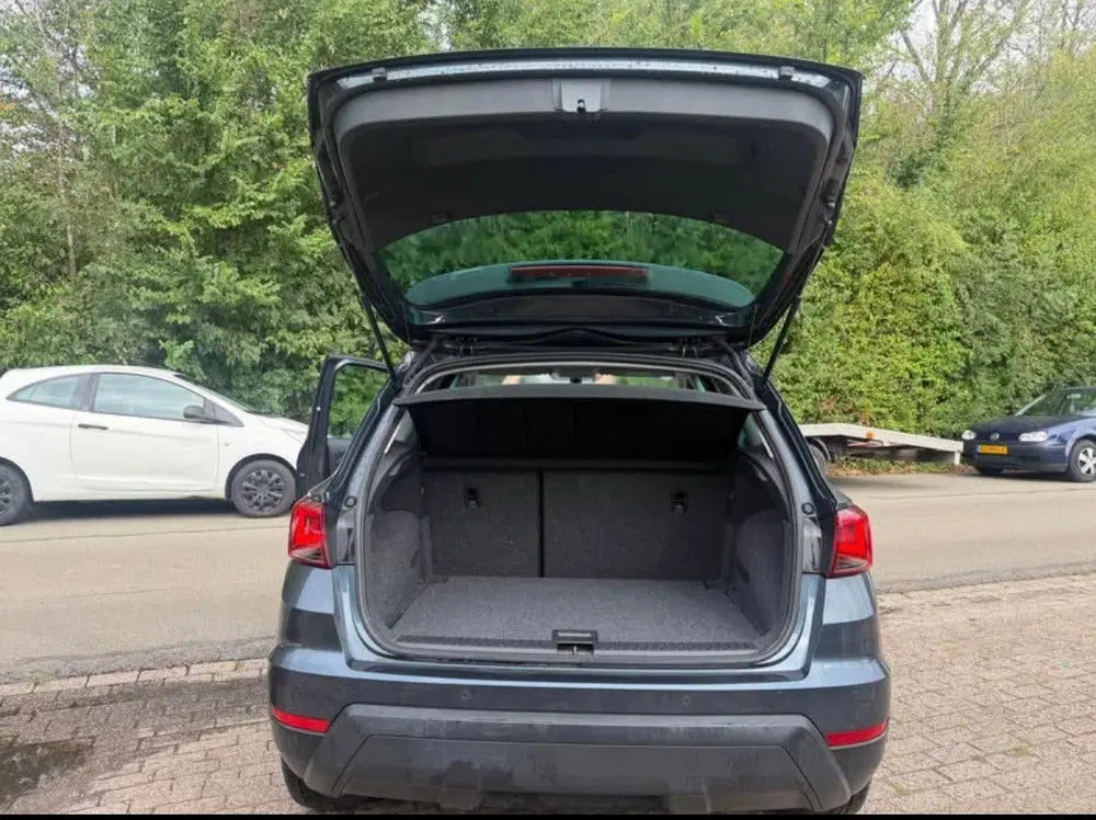 SEAT Arona 1.0 TSI 95pk 2020 Grijs uit 2020, foto 5