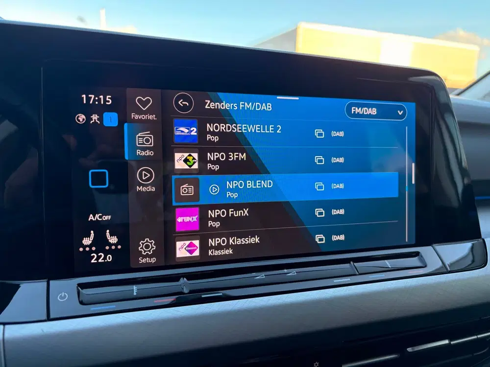 Volkswagen Golf 1.0 eTSI Life Business uit 2023, foto 10