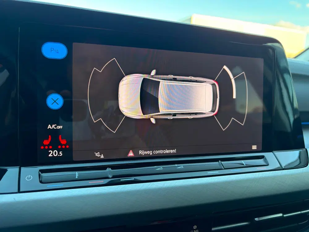 Volkswagen Golf 1.0 eTSI Life Business uit 2023, foto 12