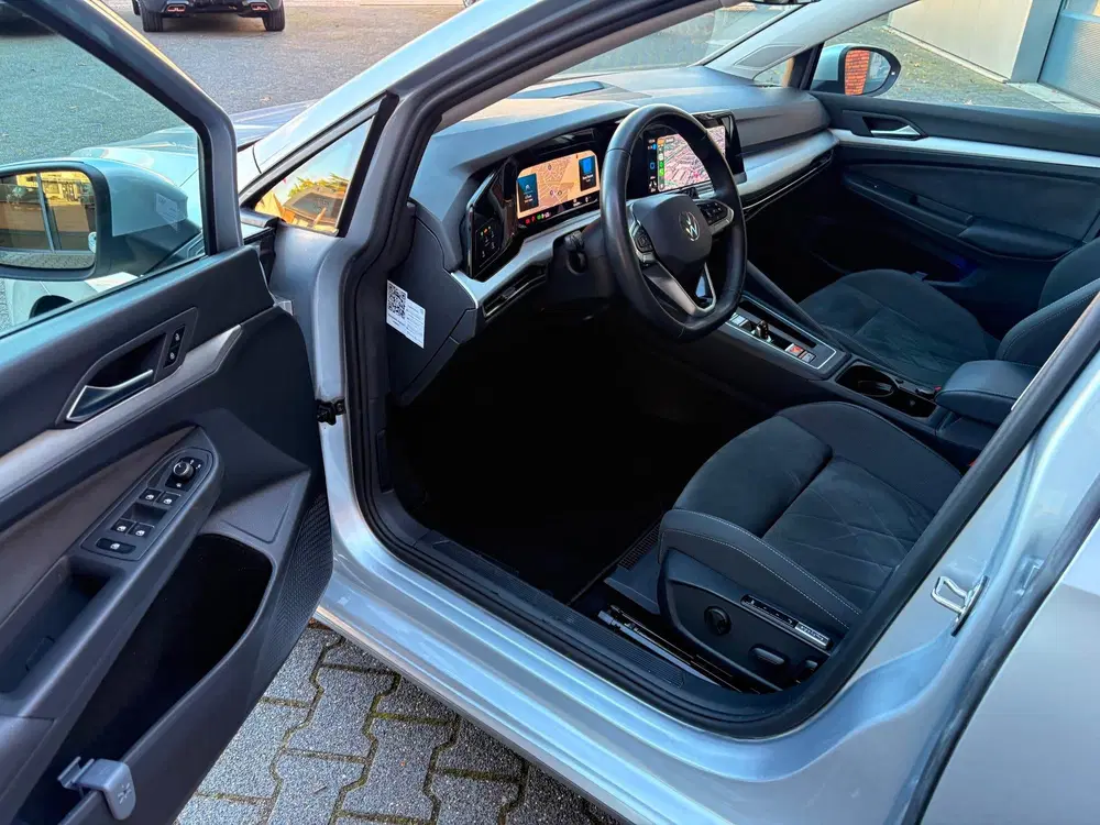 Volkswagen Golf 1.0 eTSI Life Business uit 2023, foto 5