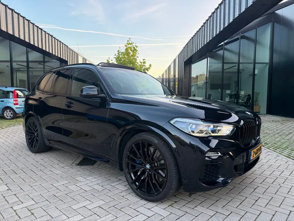 BMW X5 XDrive45e High Executive M Sport Pano Soft uit 2021, foto 2