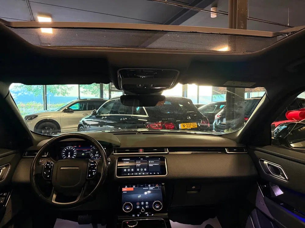 Land Rover Range Rover Velar 2.0 P250 Turbo R-Dynamic SE uit 2019, foto 3