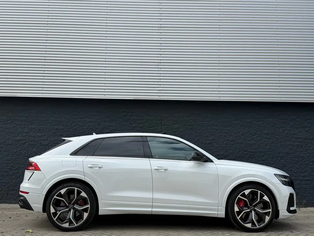 Audi Q8 4.0 TFSI RS Q8 quattro PANO uit 2020, foto 2