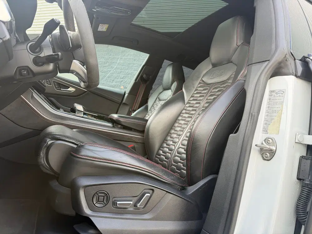 Audi Q8 4.0 TFSI RS Q8 quattro PANO uit 2020, foto 8