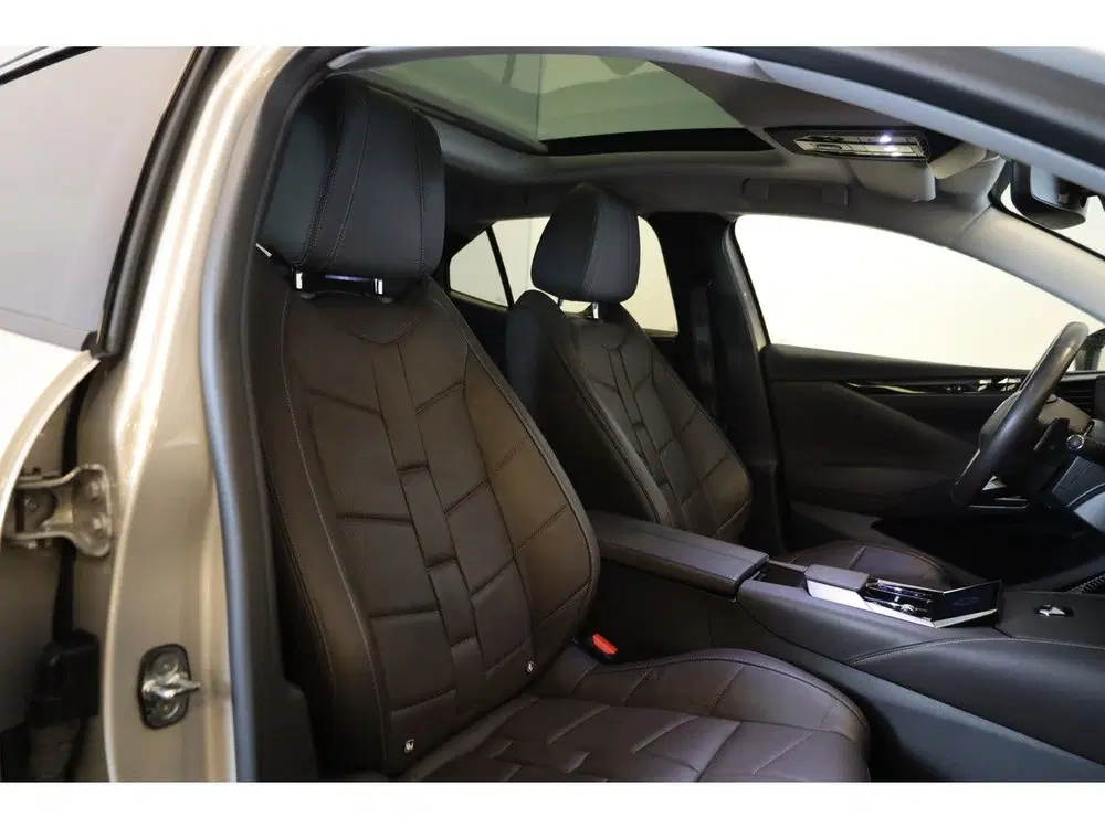 DS Automobiles DS 4 DS DS 4 e-Tense Opéra 225 Panorama dak uit 2023, foto 3