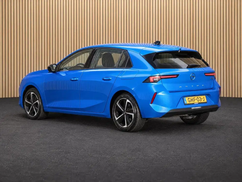 Opel Astra 1.6 Hybrid Elegance uit 2024, foto 8
