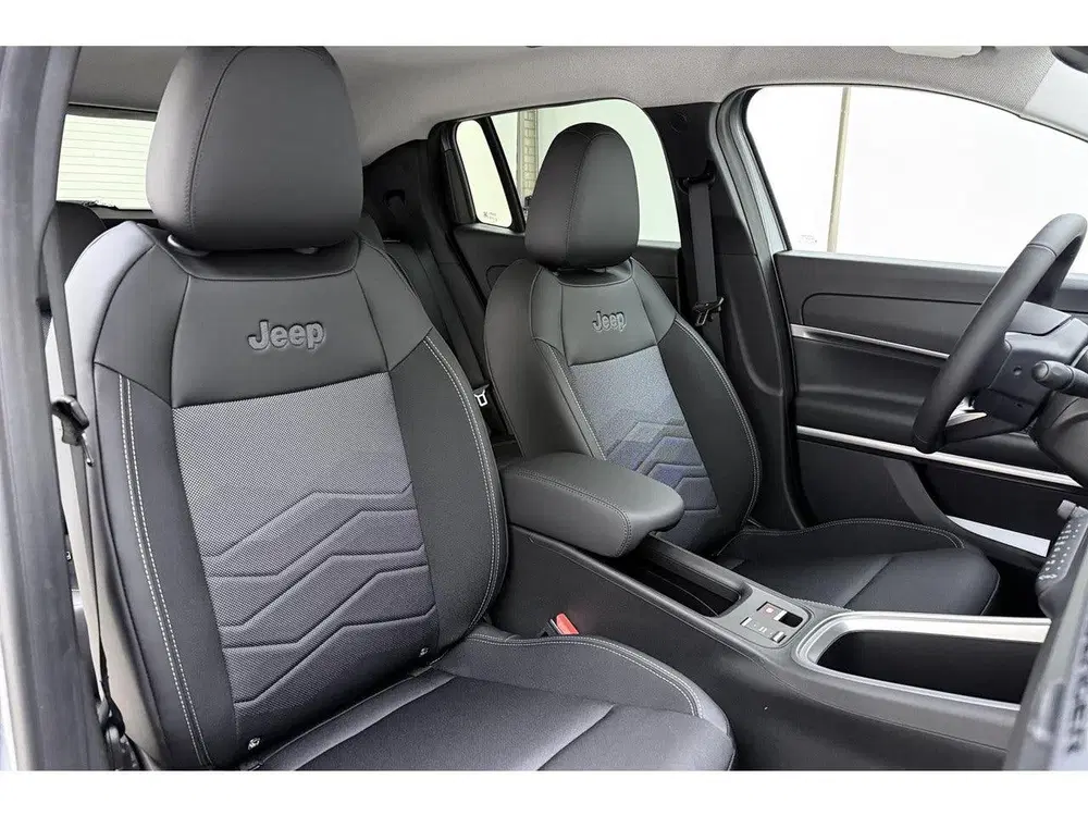 Jeep Avenger Summit 54 kWh NIEUW uit 2026, foto 14