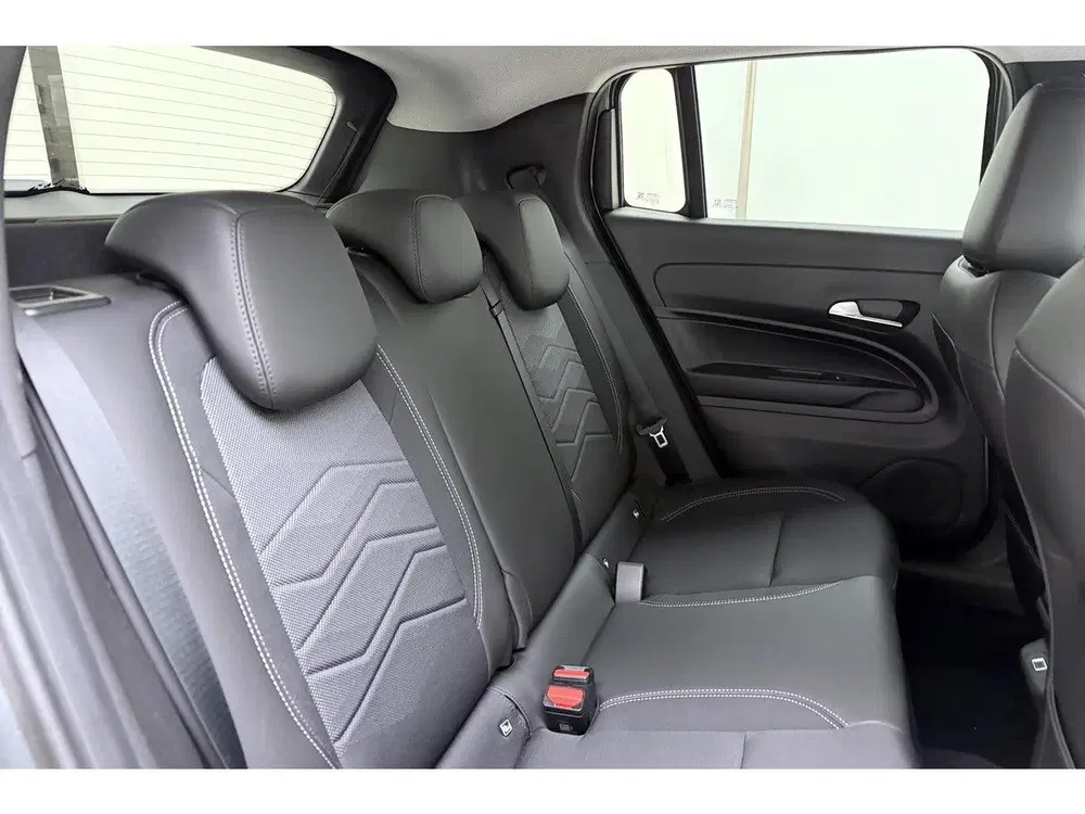 Jeep Avenger Summit 54 kWh NIEUW uit 2026, foto 15