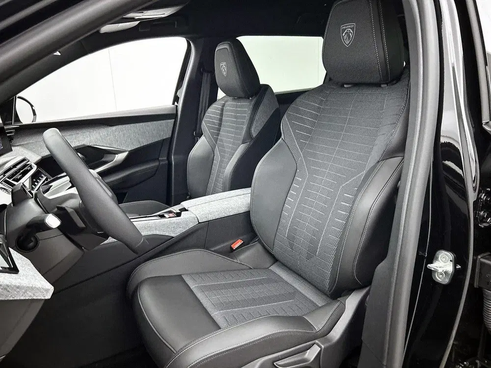 Peugeot 5008 1.6 Plug-in Hybrid 225 GT 7p uit 2026, foto 10