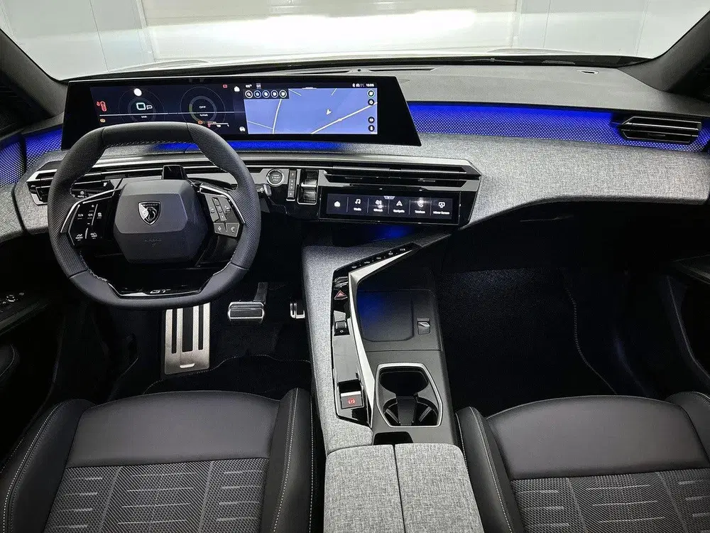 Peugeot 5008 1.6 Plug-in Hybrid 225 GT 7p uit 2026, foto 12