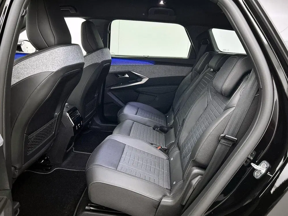 Peugeot 5008 1.6 Plug-in Hybrid 225 GT 7p uit 2026, foto 14