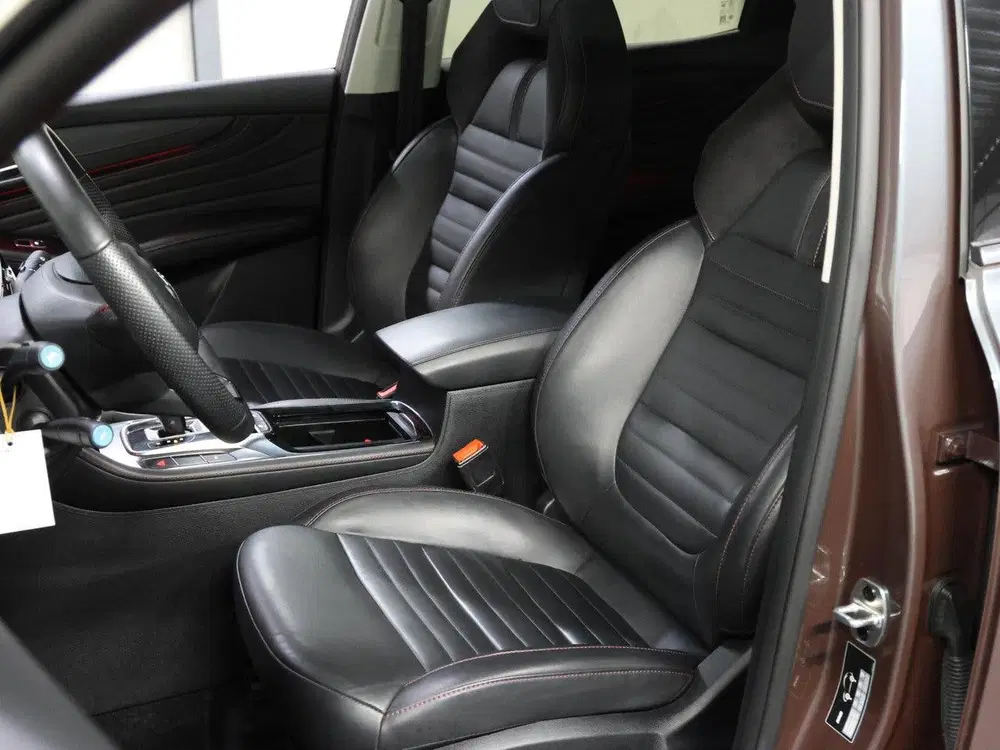 MG EHS 1.5 TGDI Luxury 258PK Automaat uit 2024, foto 14