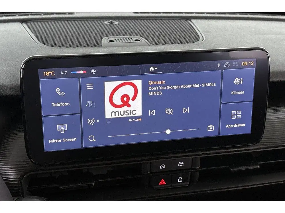 Jeep Avenger 1.2 e-Hybrid Longitude Apple CarPlay 16" L uit 2024, foto 12