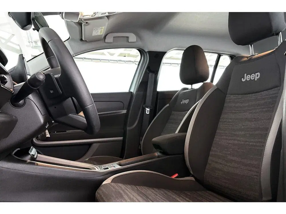 Jeep Avenger 1.2 e-Hybrid Longitude Apple CarPlay 16" L uit 2024, foto 6