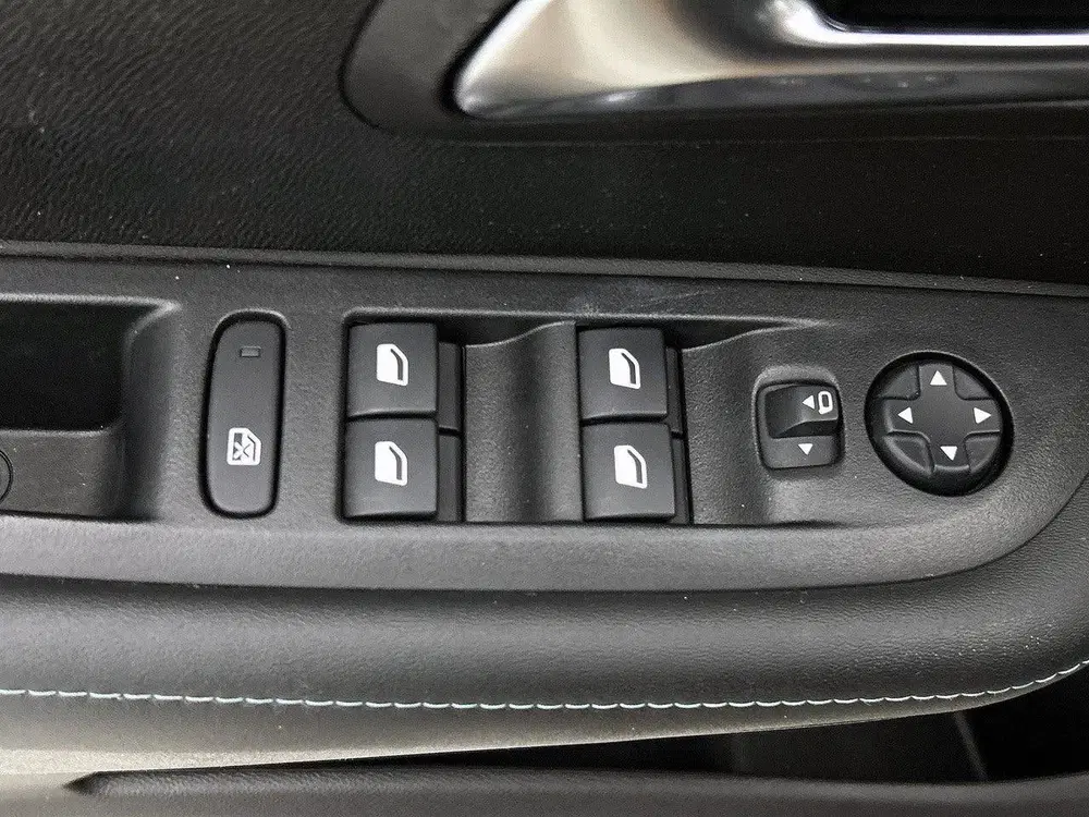 Peugeot 208 Allure Pack 100pk Automaat uit 2023, foto 14
