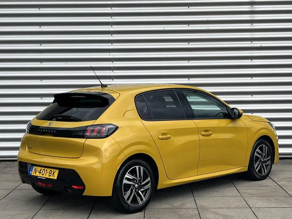 Peugeot 208 1.2 PureTech 100 Allure uit 2021, foto 5